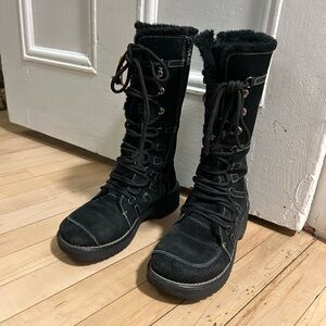 Women's Black Suede Faux Fur-Lined Lace-Up Boots